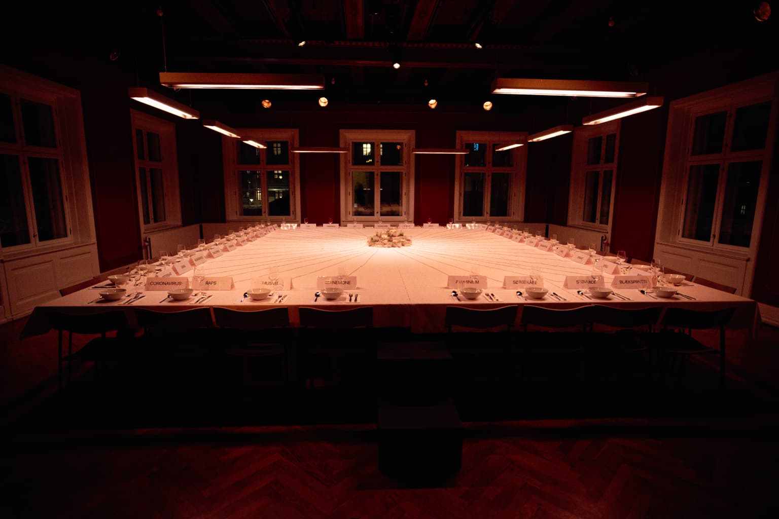 _H2X5501TheDinner_Rummet
