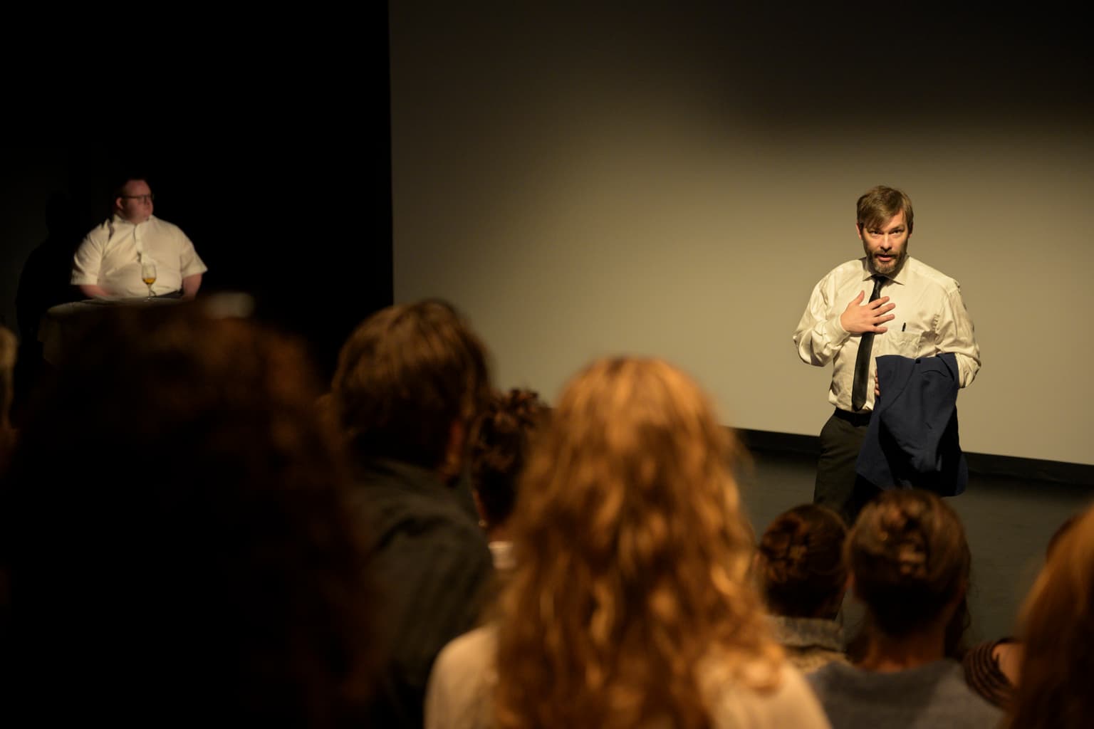 Sådan Sætter Du Dine Penge I Skattely_Husets Teater_foto Søren Meisner_f-0892